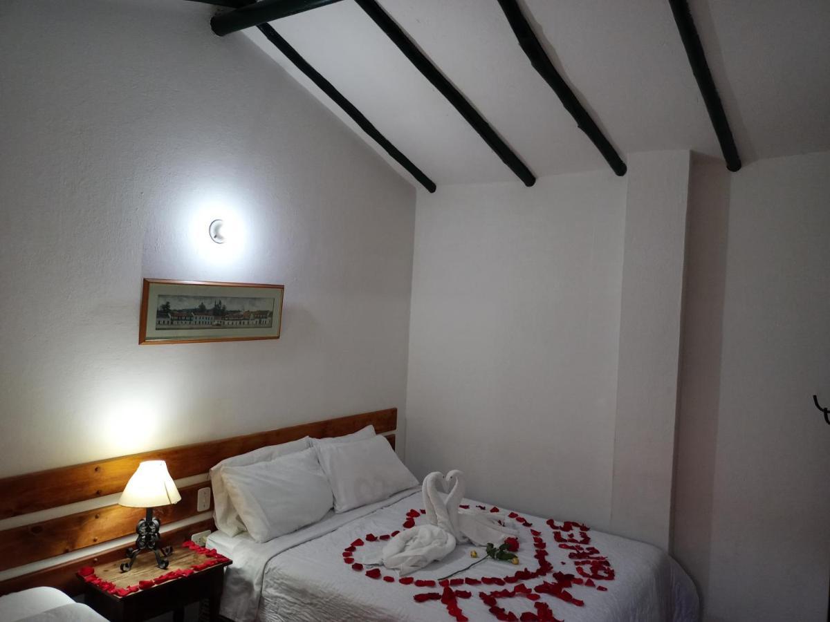 Bed and Breakfast Hospederia La Roca Plaza Principal Бойяка Экстерьер фото